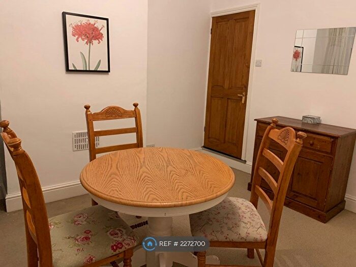 2 Bedroom End Of Terrace House To Rent In Brookhouse Avenue, Leicester, LE2