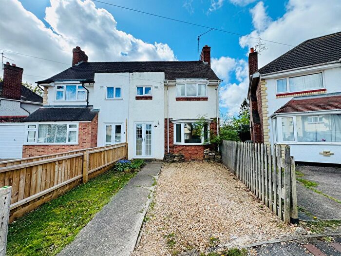 3 Bedroom Semi Detached House For Sale In Luddington Road, Peterborough, PE4