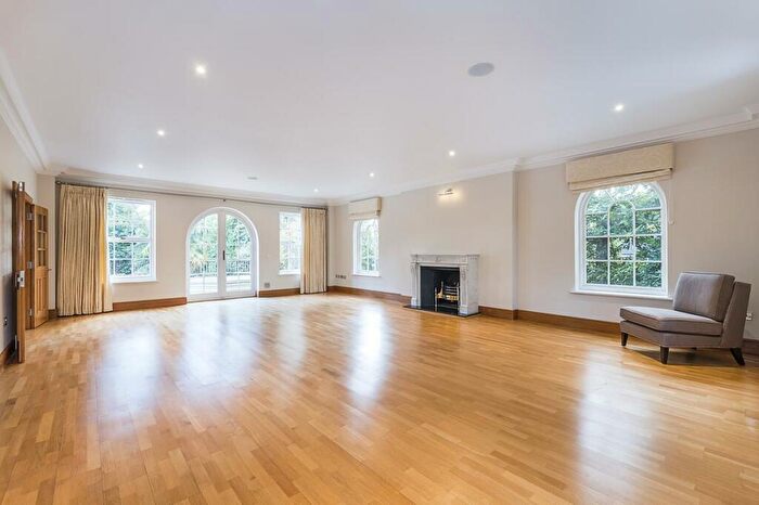 6 Bedroom Detached House To Rent In Eaton Park, Cobham, KT11