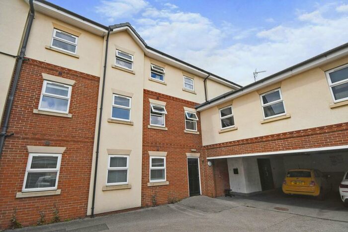 2 Bedroom Flat To Rent In Portland Street, Lincoln, LN5