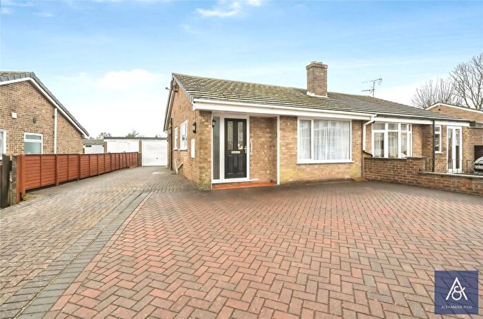 2 Bedroom Bungalow For Sale In Bridgewater Road, Brackley, Northamptonshire, NN13