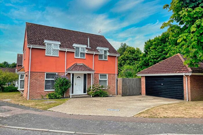 4 Bedroom Detached House For Sale In Chestnut Walk, Highdown Copse, Worthing, West Sussex, BN13