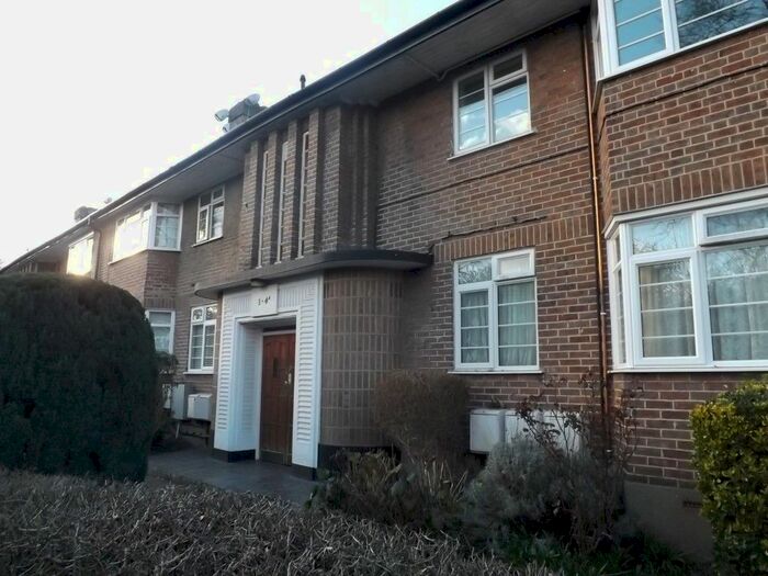 2 Bedroom Flat To Rent In Heronsgate, Edgware, HA8