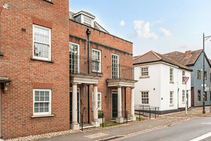 2 Bedroom Flat For Sale In Nicole Lodge, Carshalton, SM5