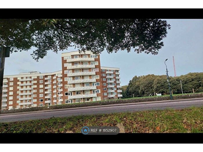 2 Bedroom Flat To Rent In Elizabeth Court, Bournemouth, BH1