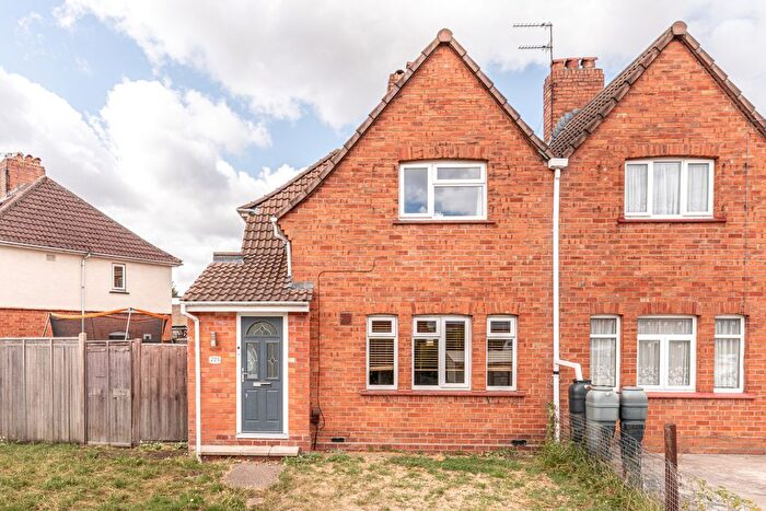 3 Bedroom Semi Detached House For Sale In Dovercourt Road, Horfield, Bristol, BS7