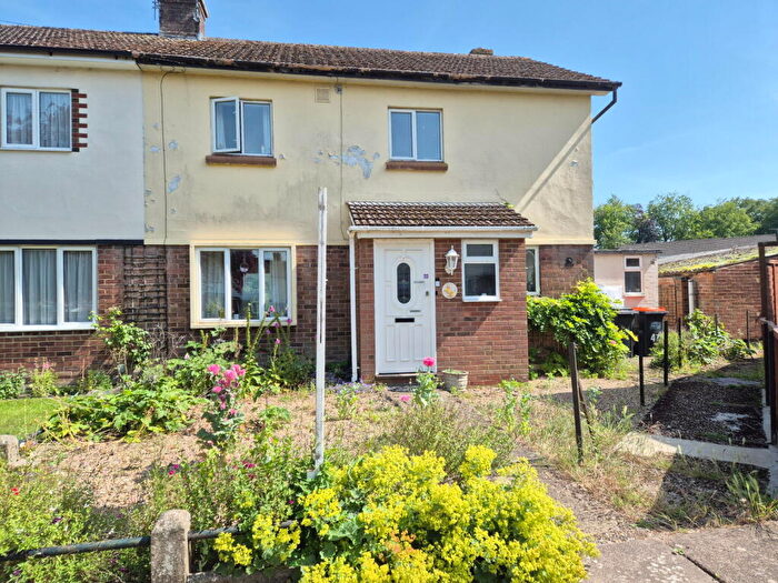 3 Bedroom Semi-Detached House For Sale In Drovers Way, Dunstable, LU6