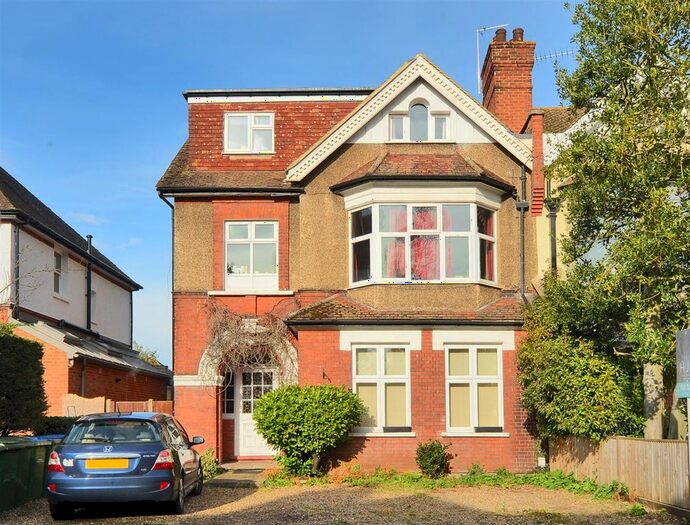 2 Bedroom Flat To Rent In Effingham Road, Long Ditton, Surbiton, KT6