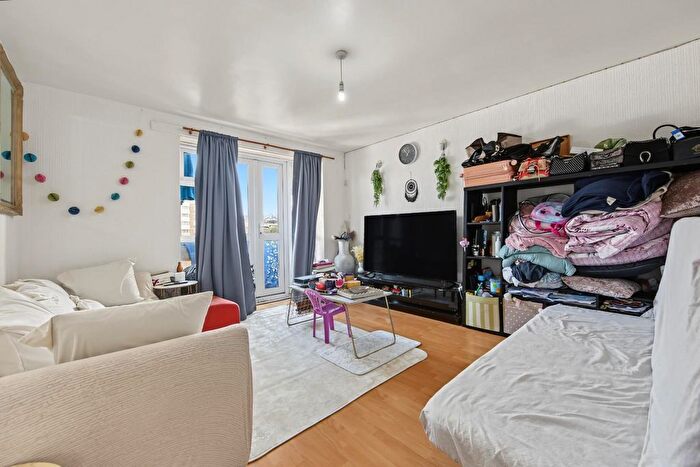 1 Bedroom Flat For Sale In Howard Road, London, N16