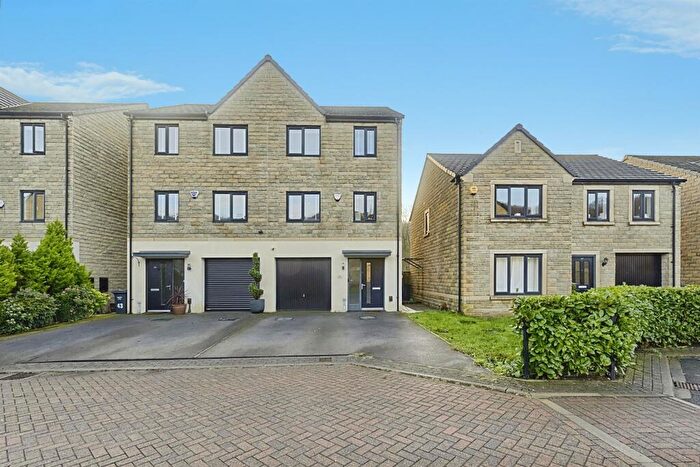 4 Bedroom Semi Detached House For Sale In Beck Road, Sowerby Bridge, HX6