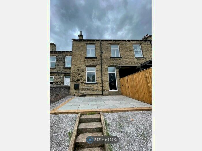 2 Bedroom Terraced House To Rent In South Parade, Cleckheaton, BD19
