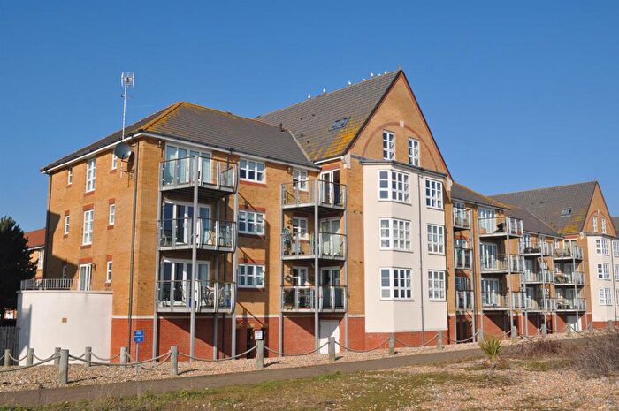 3 Bedroom Flat For Sale In Caroline Way, Sovereign Harbour, Eastbourne, BN23