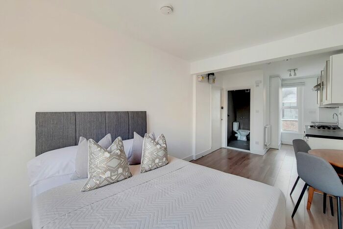 Studio To Rent In Temple Street, Bethnal Green E2