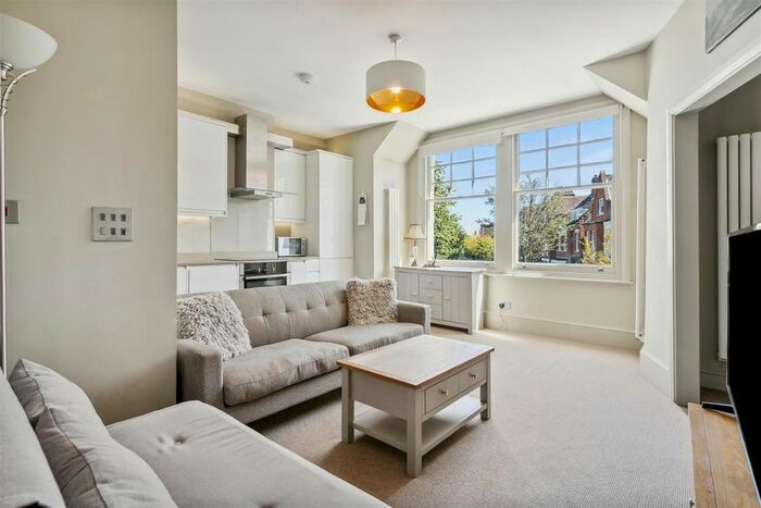 1 Bedroom Flat To Rent In Fairlawn Grove, London, W4