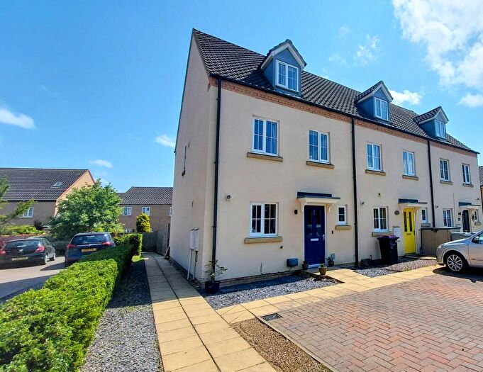 3 Bedroom Terraced House For Sale In Ascot Close, Bourne, PE10