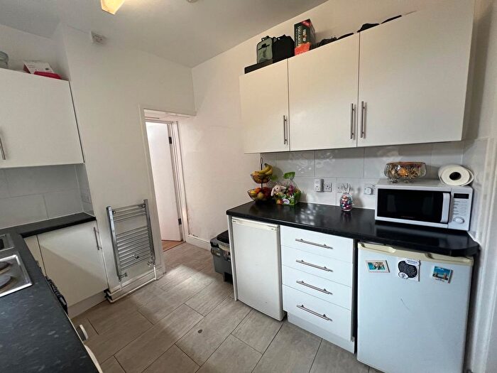 1 Bedroom Flat To Rent In Hitchin Road, Luton, LU2