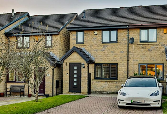 2 Bedroom Mews For Sale In Woodlands Park, Whalley, Ribble Valley, BB7