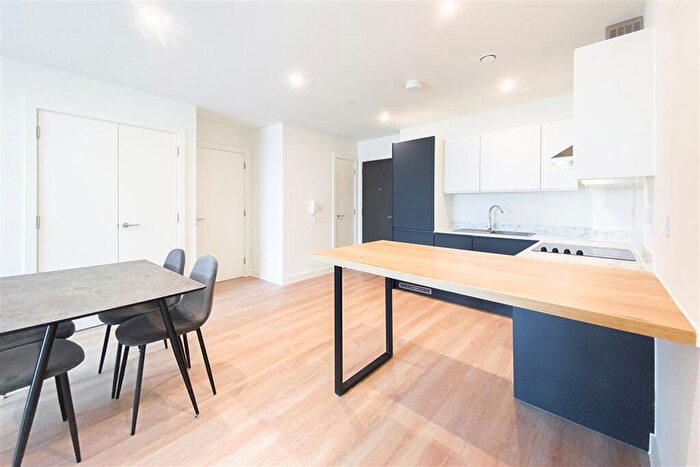 2 Bedroom Apartment To Rent In Laurence Place, Embankment West, M3