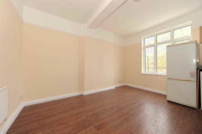 3 Bedroom Property To Rent In Beech Road, St.Albans, AL3