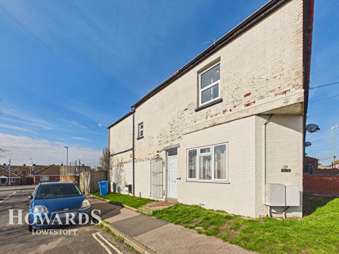 2 Bedroom Flat For Sale In Roman Road, Lowestoft, NR32