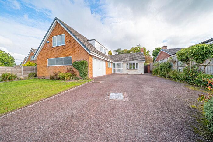4 Bedroom Detached House For Sale In Oldway Drive, Solihull, B91