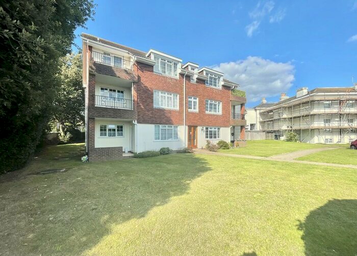 2 Bedroom Flat To Rent In Lamorna Grove, Worthing, BN14