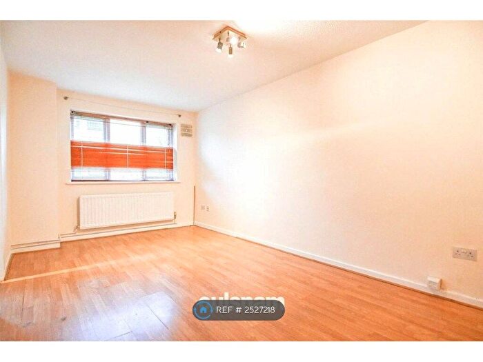 1 Bedroom Flat To Rent In Richard Lighton House, Birmingham, B1