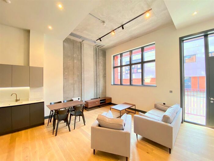 3 Bedroom Flat To Rent In New Cross Central, Addington Street, Manchester, M4