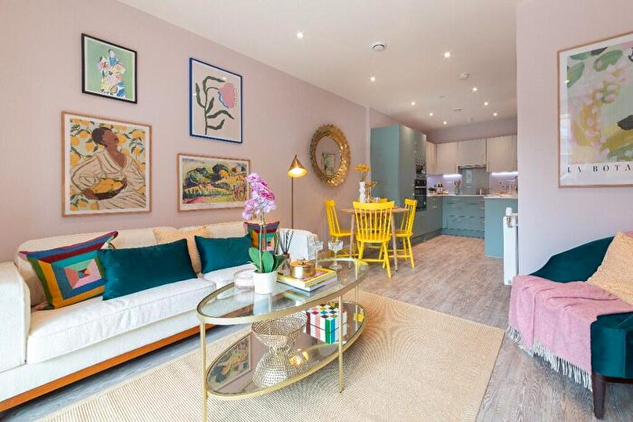 1 Bedroom Apartment For Sale In Wood Street, Walthamstow, E17