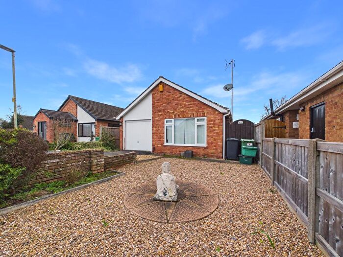 2 Bedroom Bungalow For Sale In Charlton Way, Longlevens, Gloucester, Gloucestershire, GL2
