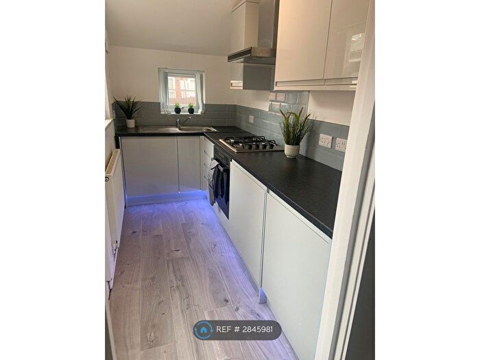 3 Bedroom Terraced House To Rent In Cedar Road, Nottingham, NG7