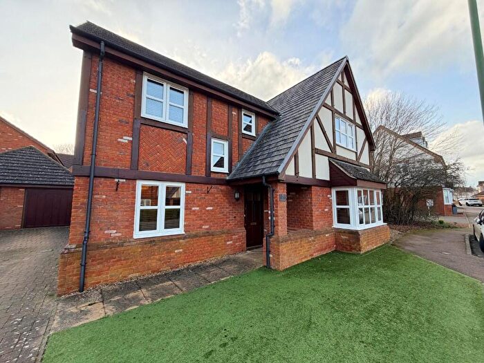 5 Bedroom Detached House For Sale In Garwood Crescent, Grange Farm, MK8