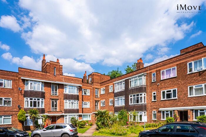 3 Bedroom Flat To Rent In Melbourne Court, Anerley Road, London, SE20