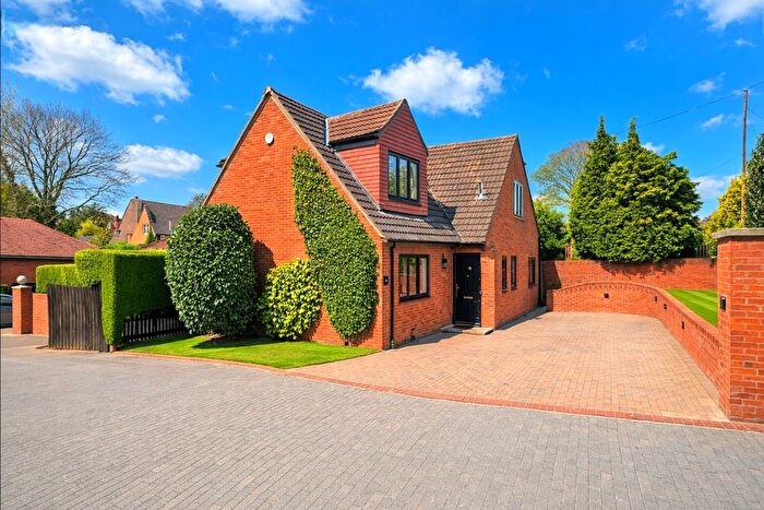 4 Bedroom Detached House For Sale In Bawtry Road, Doncaster, DN4