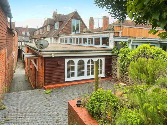 1 Bedroom Flat To Rent In High Street, Marlborough, SN8