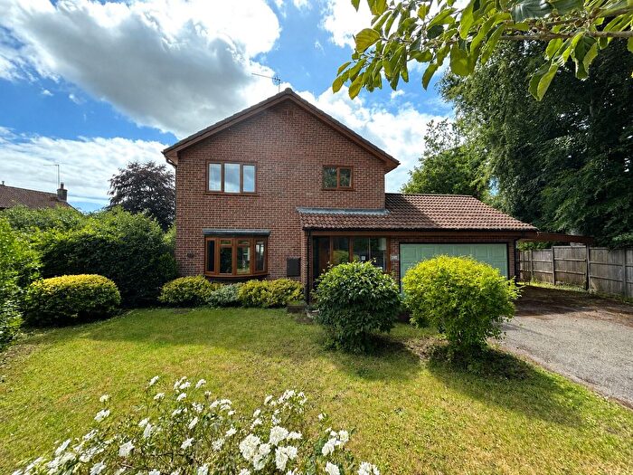 4 Bedroom Detached House For Sale In Down Lodge Close, Alderholt, Fordingbridge, Hampshire, SP6