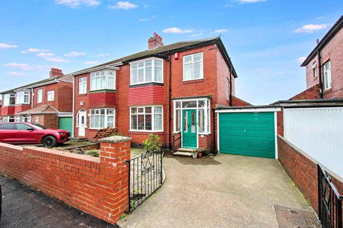 3 Bedroom Semi Detached House For Sale In Paignton Avenue, Newcastle Upon Tyne, NE4