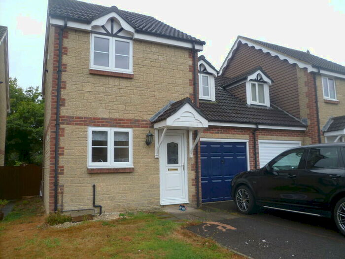 3 Bedroom Semi-Detached House To Rent In Saunters Close, Wincanton, BA9