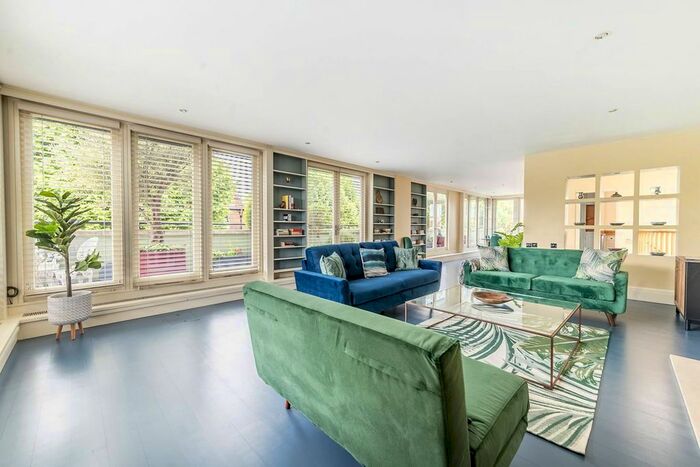 2 Bedroom Flat To Rent In Sloane Square, Belgravia, London, SW1W