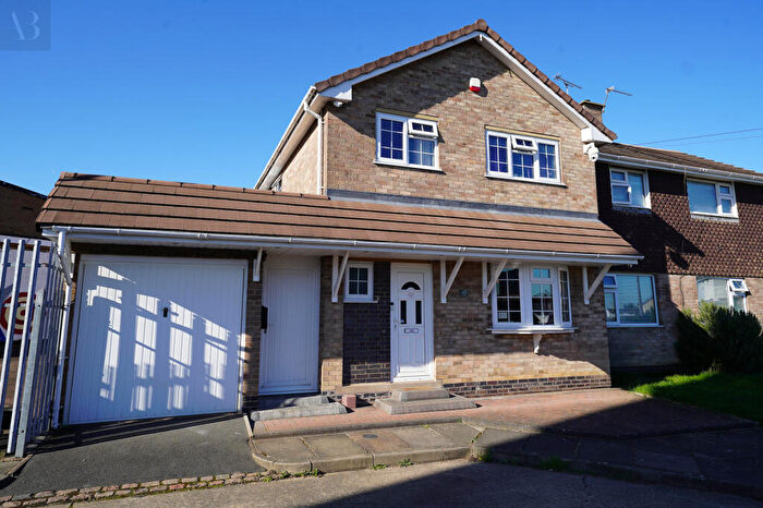 3 Bedroom Semi Detached House For Sale In Dillon Road, Leicester, Leicestershire, LE3