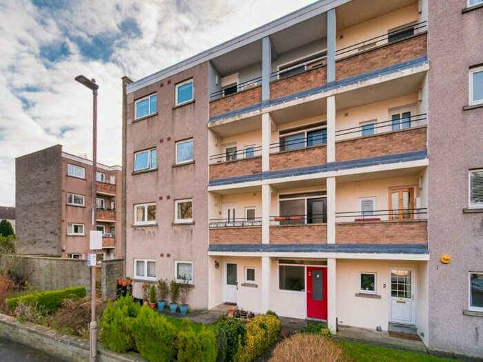 3 Bedroom Flat To Rent In Trinity Court, Trinity, Edinburgh, EH5