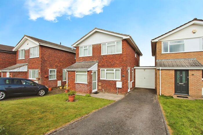 4 Bedroom Link Detached House For Sale In Dakota Drive, Whitchurch, Bristol, BS14