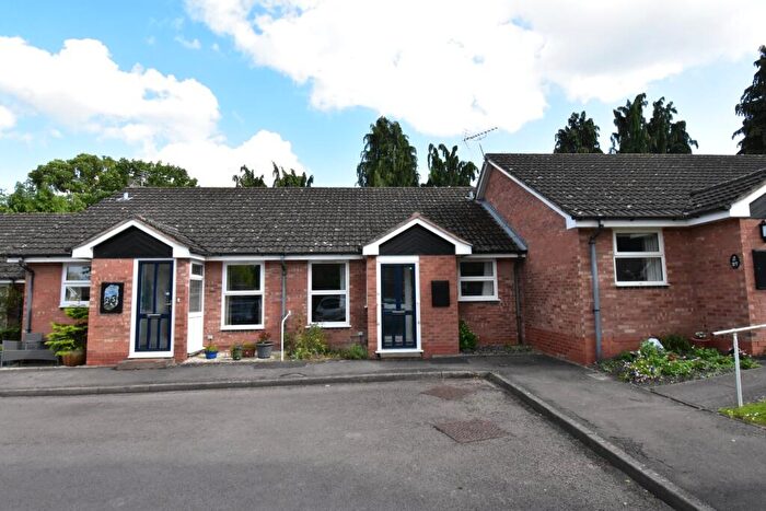 2 Bedroom Retirement Property For Sale In Shephard Mead, Tewkesbury, GL20