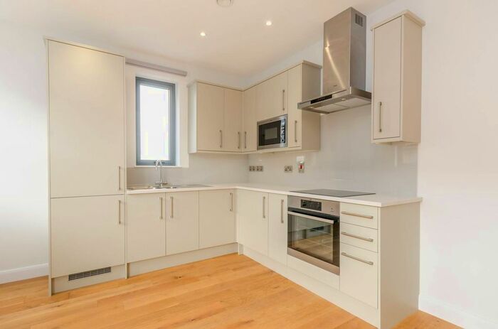 Studio To Rent In St Johns Road, Harrow, HA1