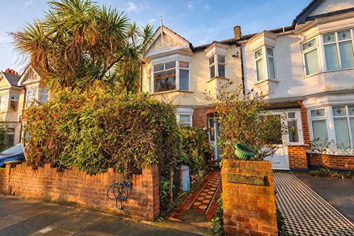 1 Bedroom Flat To Rent In Harpenden Road, London, E12