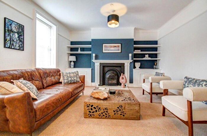 5 Bedroom House To Rent In Rotherford Road, London, NW11