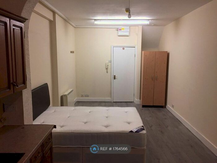 Studio To Rent In Park Parade, London, NW10