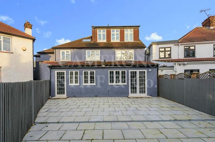 3 Bedroom Property To Rent In Park Avenue North, Willesden Green, NW10