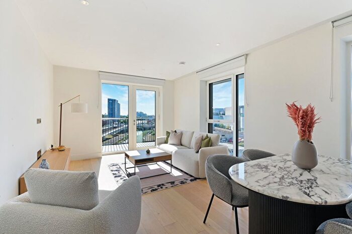 2 Bedroom Flat To Rent In Cascade Apartments, White City Living, London, W12