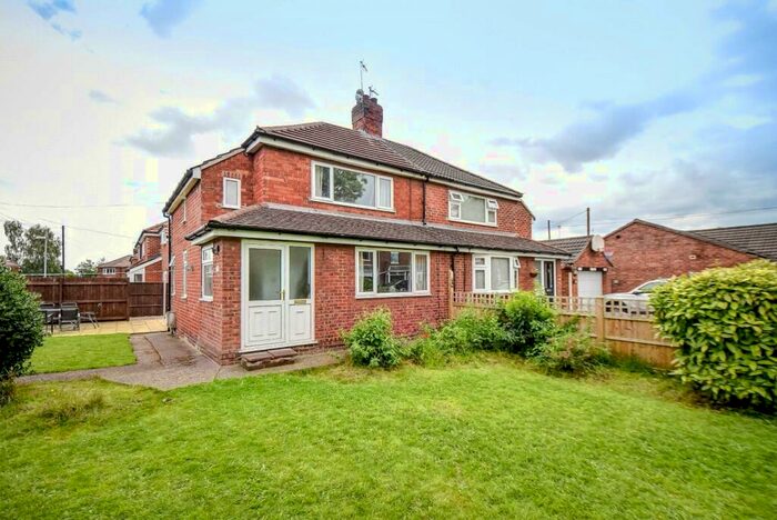 3 Bedroom Semi-Detached House To Rent In Wolfreton Road, Anlaby, East Yorkshire, HU10